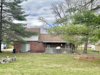 301C N 1st St NW, Clay City, IL, 62824