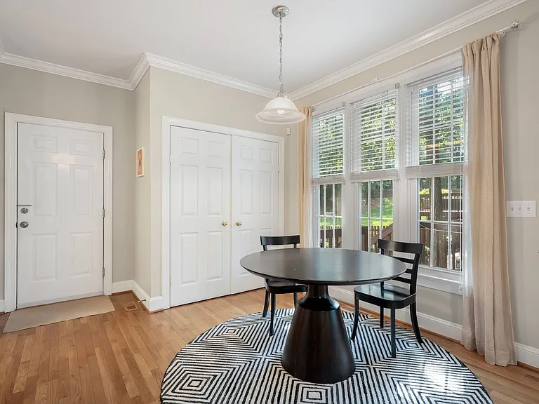 100 Spring Valley Ln — Photo 10