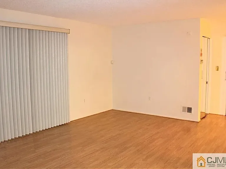 344 Wimbeldon Ct #344 — Photo 6