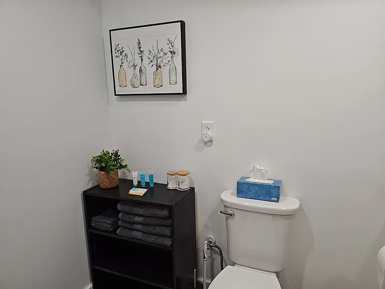 200 W Walnut St #4 — Photo 11