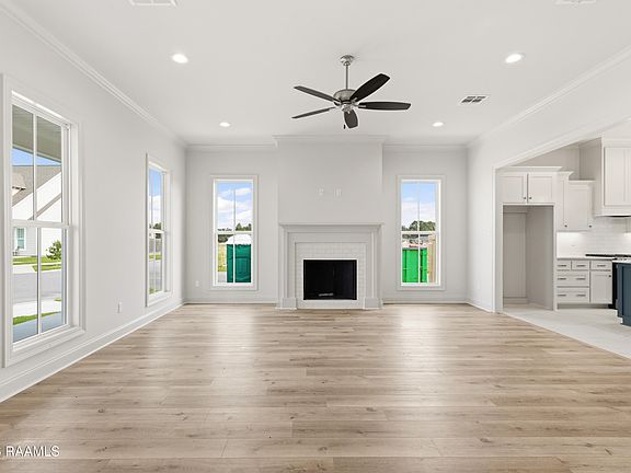 2nd image of 201 Boxview St
