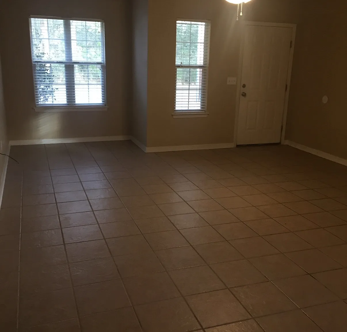 3 bed, 1069 sqft, $1,095 — Photo 2