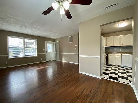 4th image of 1700 Marsdale Ave