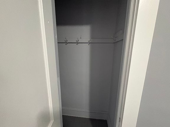 5th image of 15624 Halliday Ave