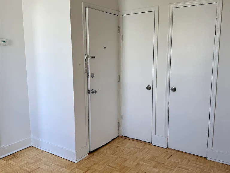 289 Bergen Ave #2 — Photo 5