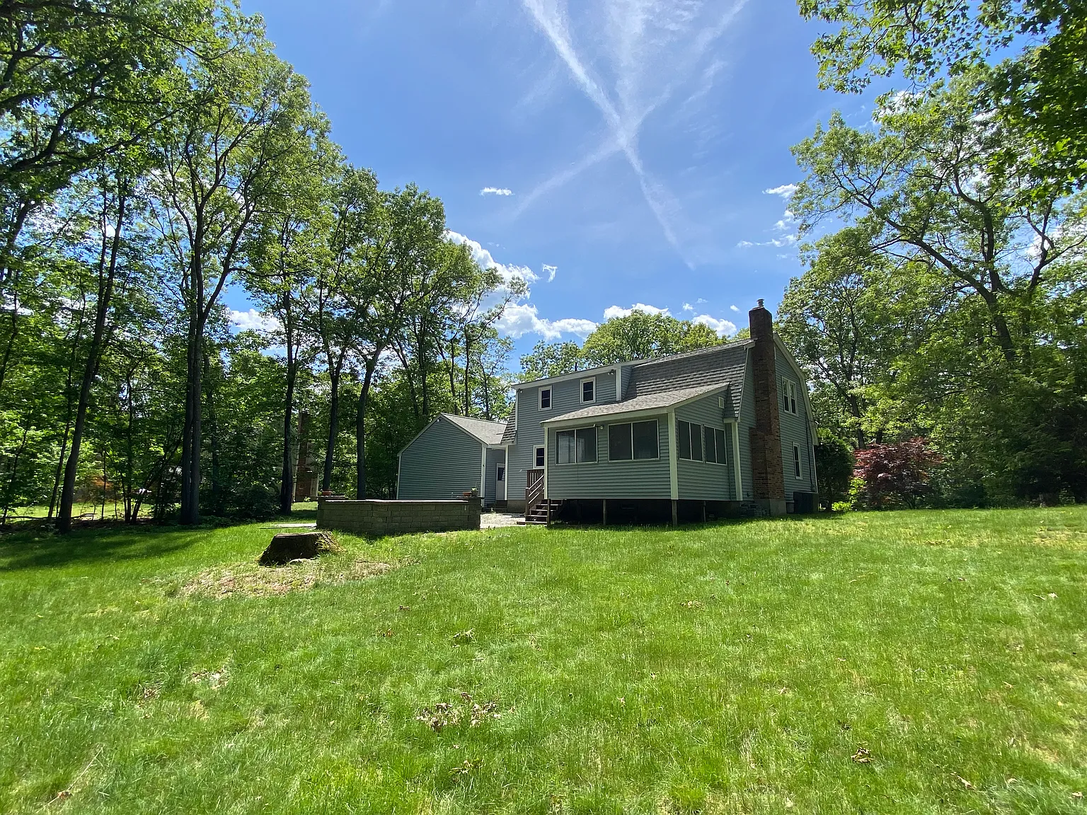 3 bed, 2700 sqft, $4,400 — Photo 3