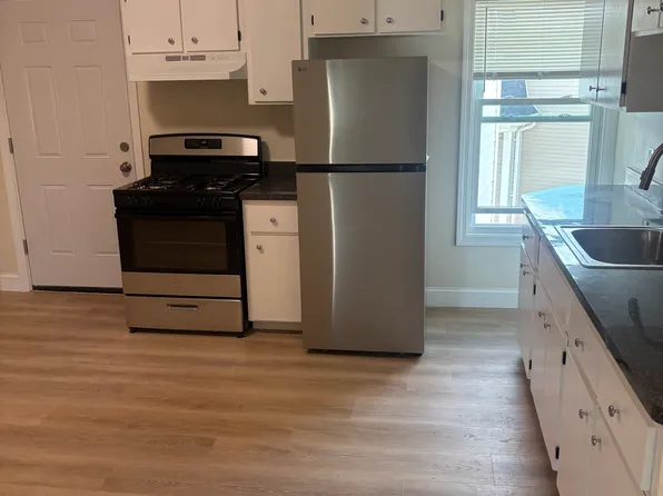 40 Walnut St Floor 3, Dorchester, MA 02122