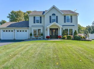 33 Greenfield Rd, Manalapan, NJ 07726