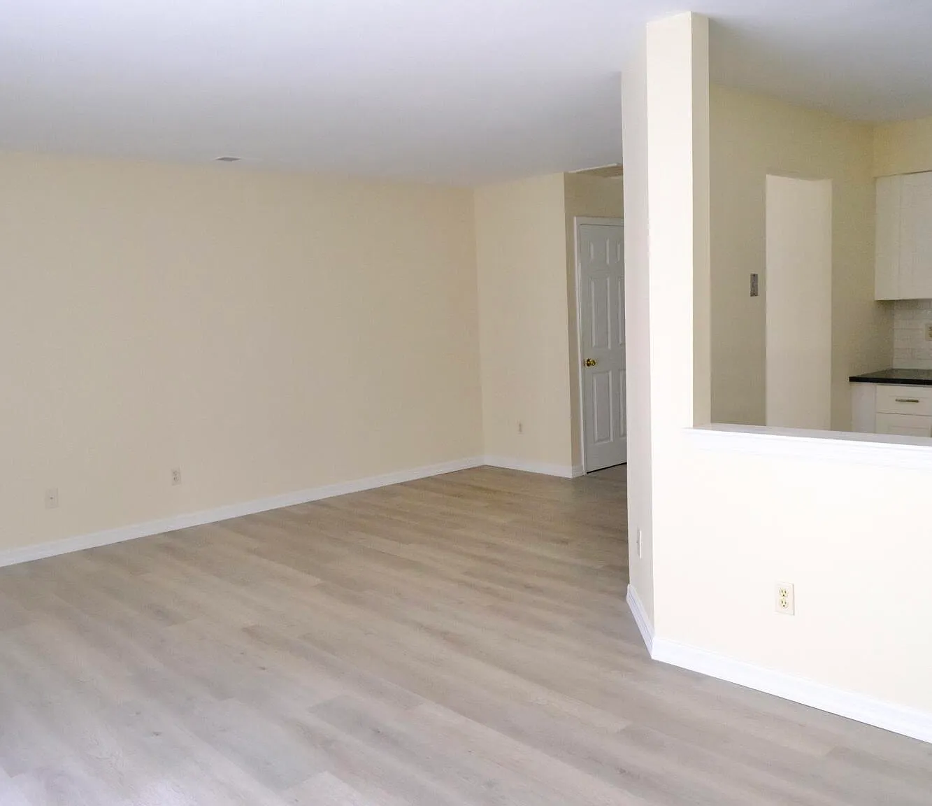 2 bed, 1.5 bath, 1298 sqft, $3,350 — Photo 4