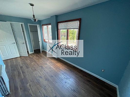 4th image of 20-61 36th St #1R