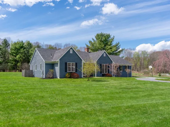 2 Meadow Lane, Falmouth, ME 04105