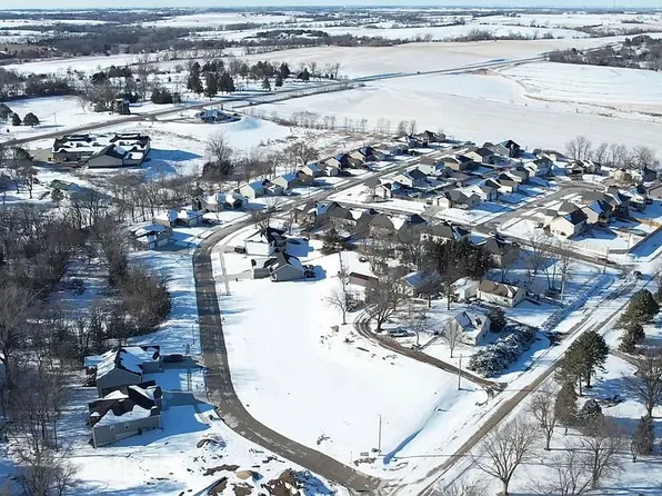 195 Tyler St, Bennet, NE 68317