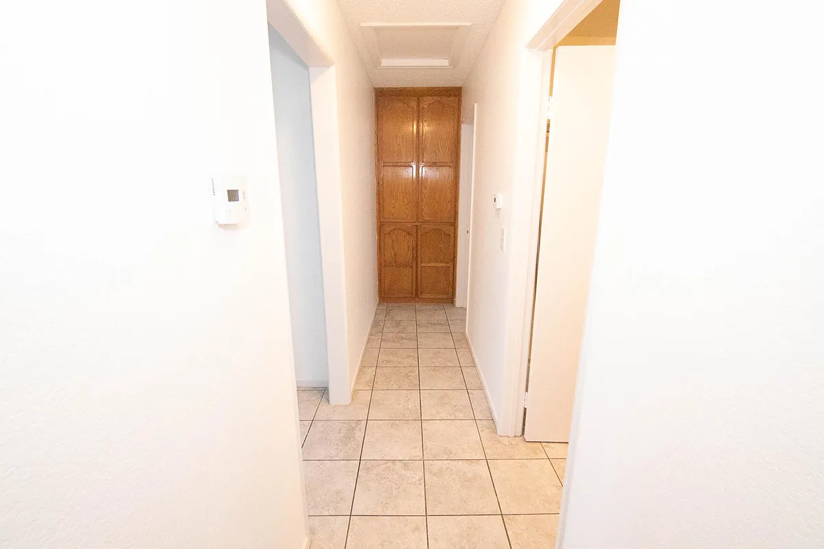 Building Photo - 705 Myrtle Ave #4