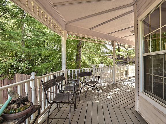 4th image of 1113 Arbor Pl