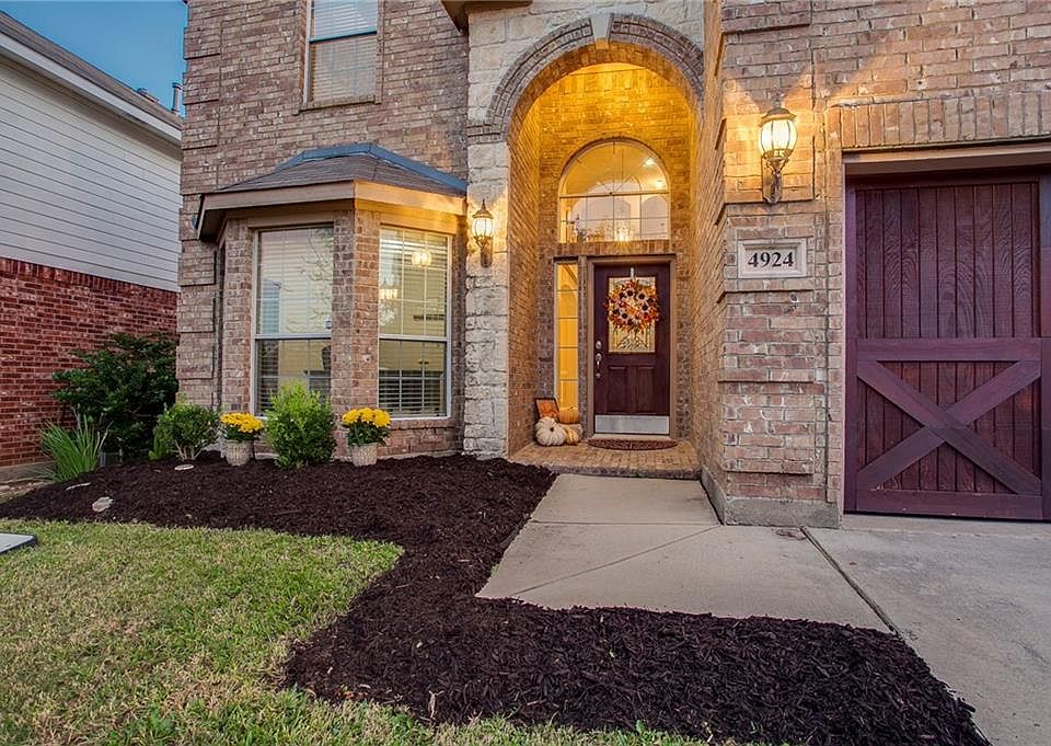 1st image of 4924 Giordano Way