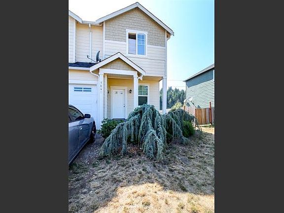2nd image of 586 Beaver Blvd #B