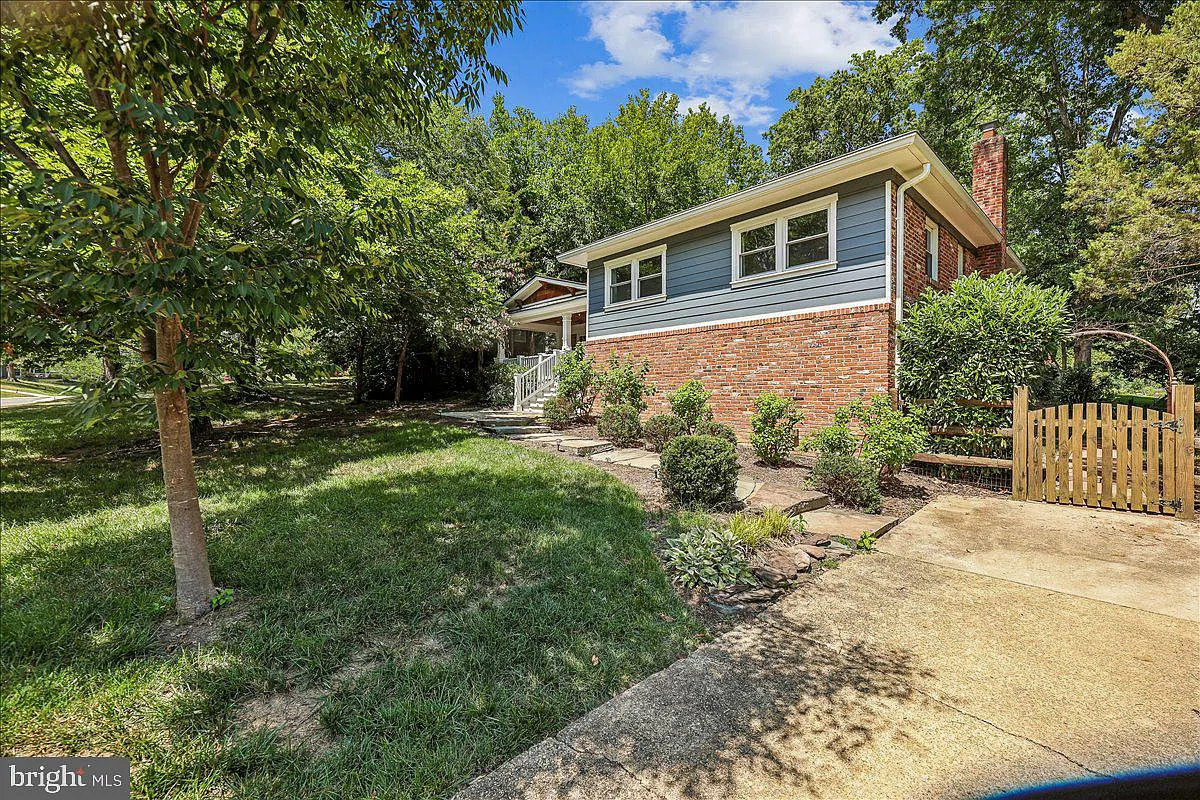 4 bed, 3.5 bath, 1443 sqft, $3,900 — Photo 1