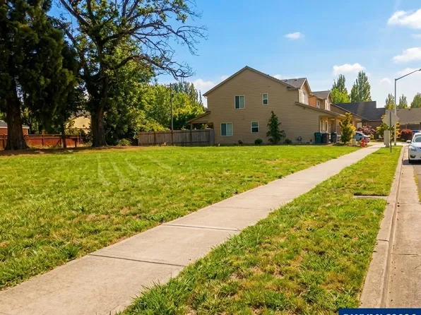 816-810 Maple St, Independence, OR 97351