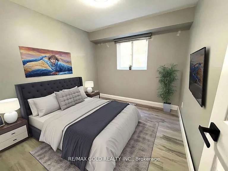 156 Mooregate Cres — Photo 37