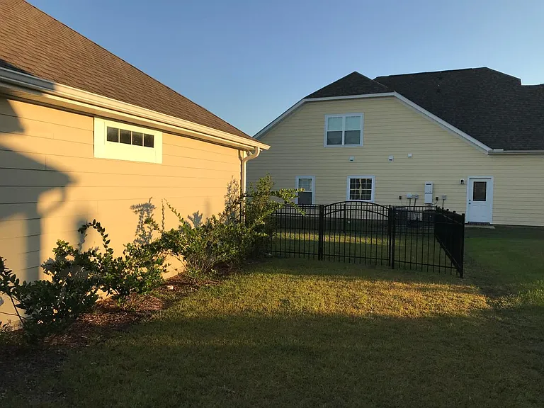 655 Uniola Dr — Photo 11