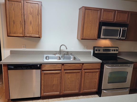 5th image of 703 River Run Dr