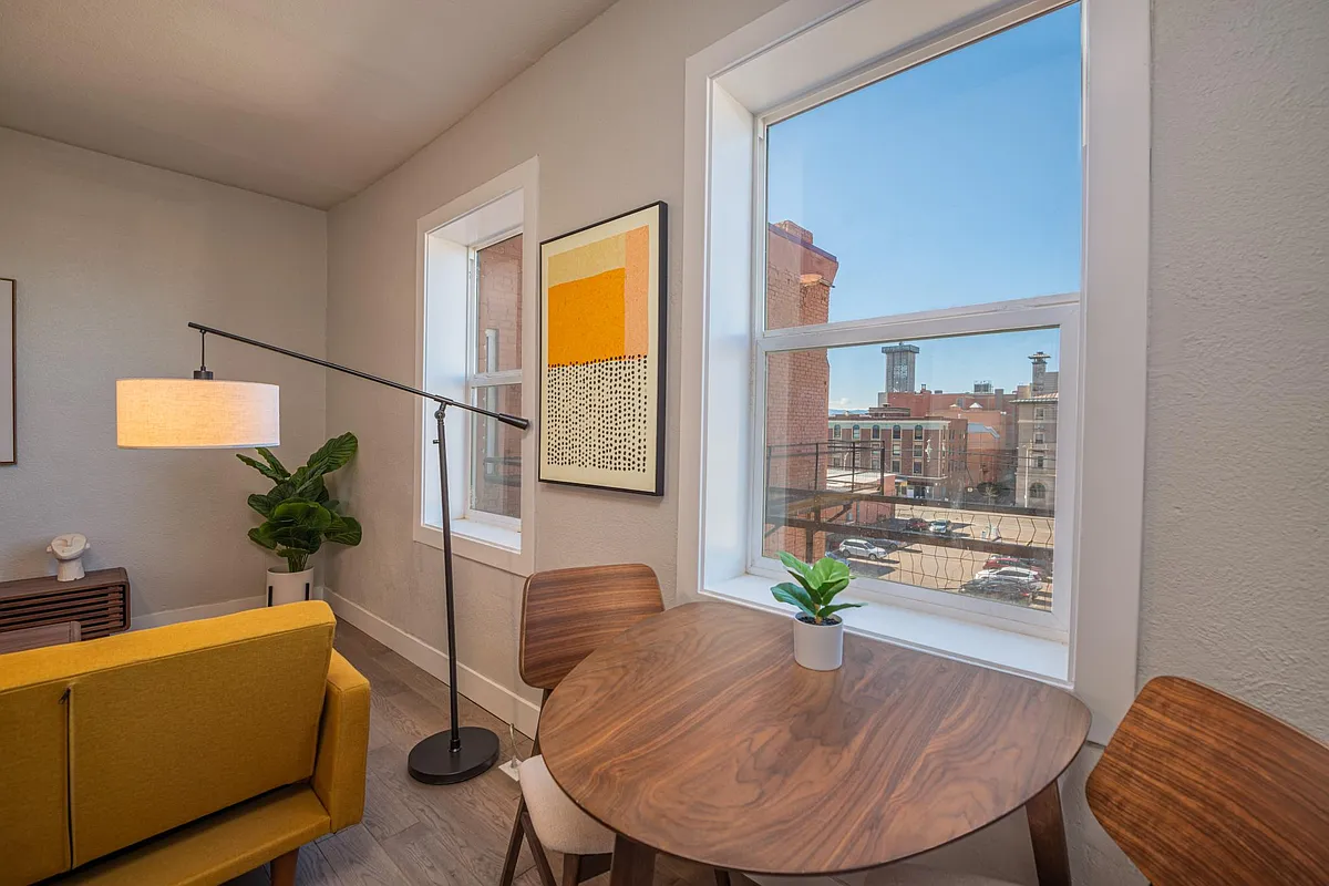 Building Photo - 417 N Santa Fe Ave #19