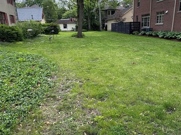 658 N Webster St, Naperville, IL 60563