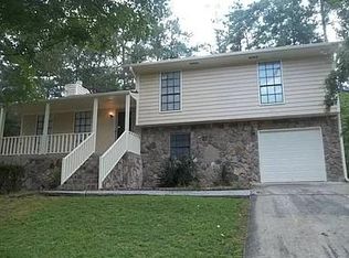 7070 Hassana Ln, Fairburn, GA 30213