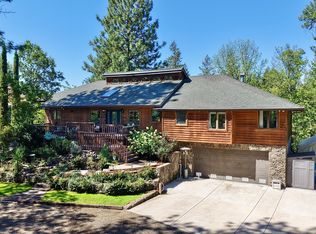 975 Old Ferry Rd, Shady cove, OR 97539