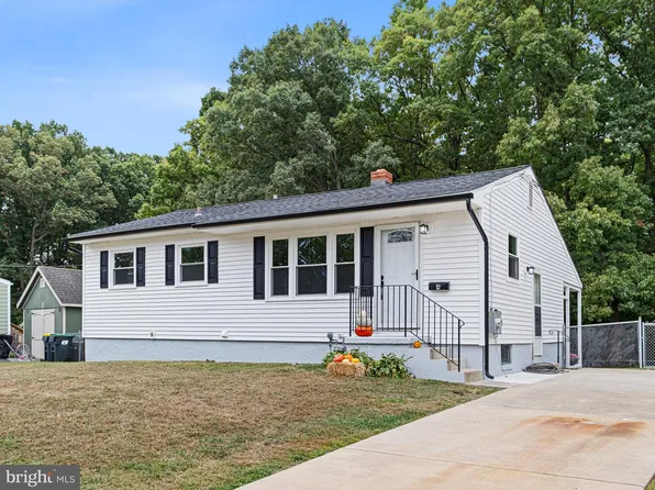 4 Holden Dr, New Castle, DE 19720