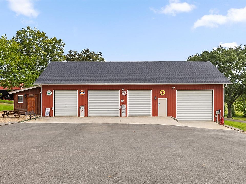 139th image of 1020 Thomas Rd