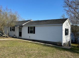 43 Agawam Lake Shore Dr #E, Wareham, MA 02571