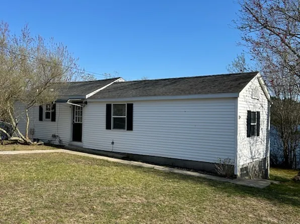 43 Agawam Lake Shore Dr #E, Wareham, MA 02571