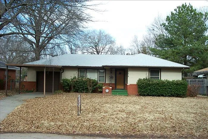 1215 Windsor Way