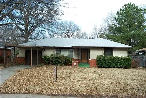 1215 Windsor Way Photo 1