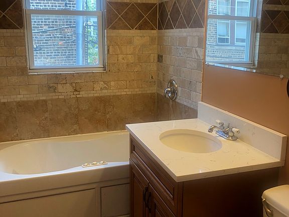 4th image of 2247 W Diversey Ave APT 2