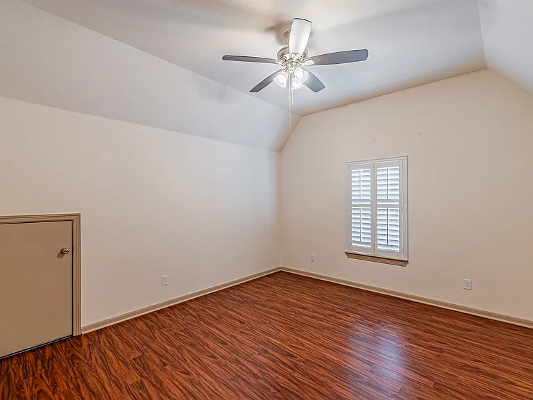 15097 Blakehill Dr — Photo 43