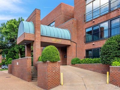 4570 Laclede Ave APT 301, Saint Louis, MO, 63108