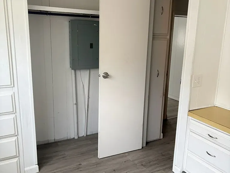 2152 Glen Gardner Dr — Photo 2