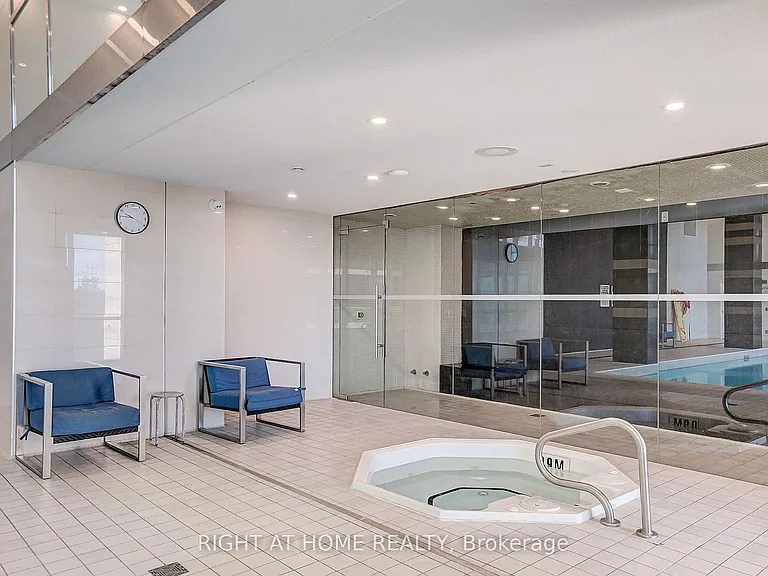 215 Sherway Gardens Rd #Penthouse 101 — Photo 16