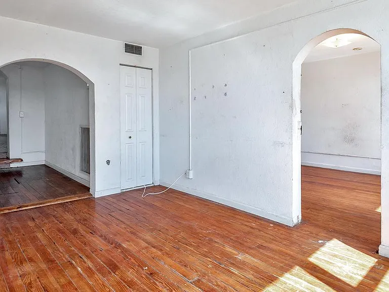 521 N Dixie Hwy — Photo 21