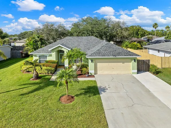 1374 SE Concha Street, Port St Lucie, FL 34983