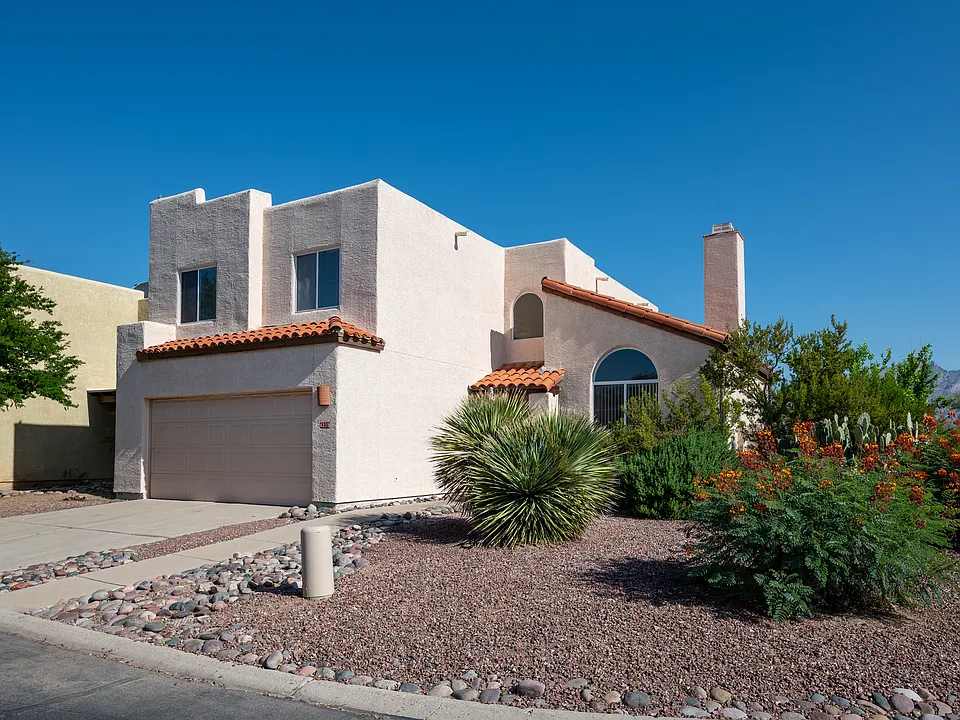 4339 E Samantha Dr