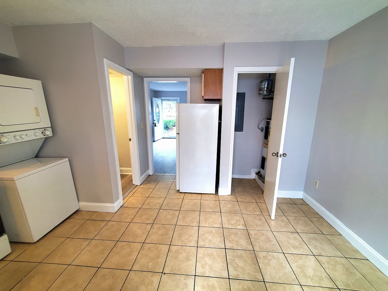 2 bed, 1.5 bath, 920 sqft, $1,350 — Photo 3
