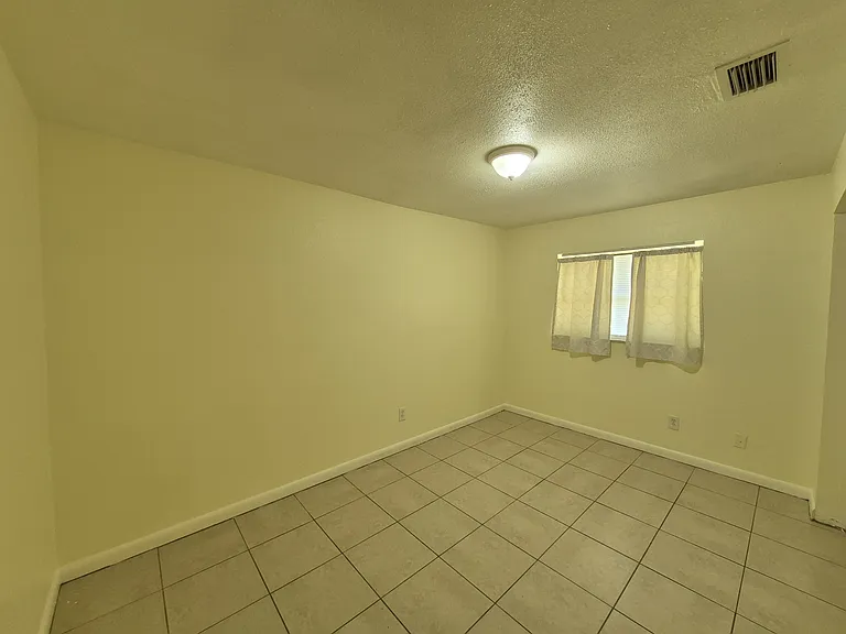819 Cedar Dr — Photo 11