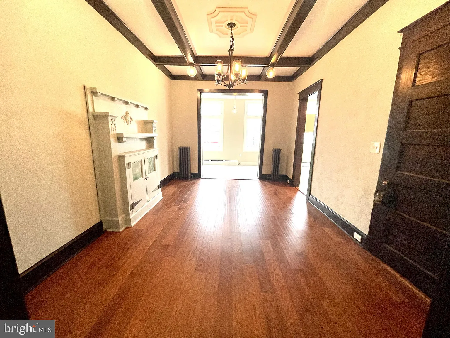 5 bed, 2.0 bath, 3111 sqft, $5,800 — Photo 3