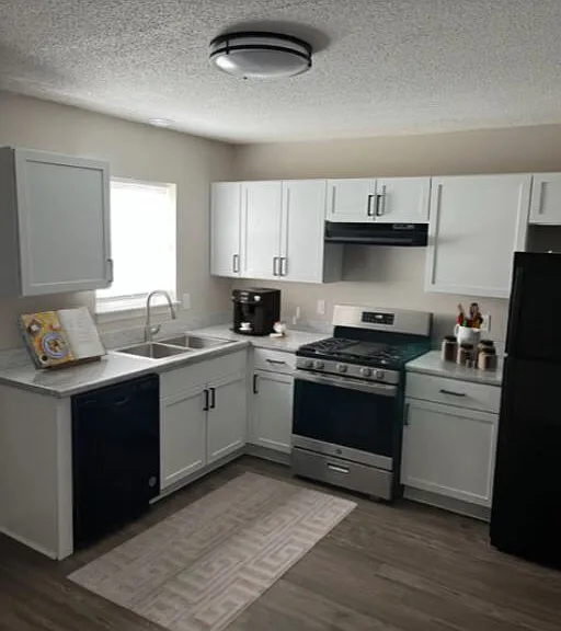 Tristan Townhomes — Photo 2