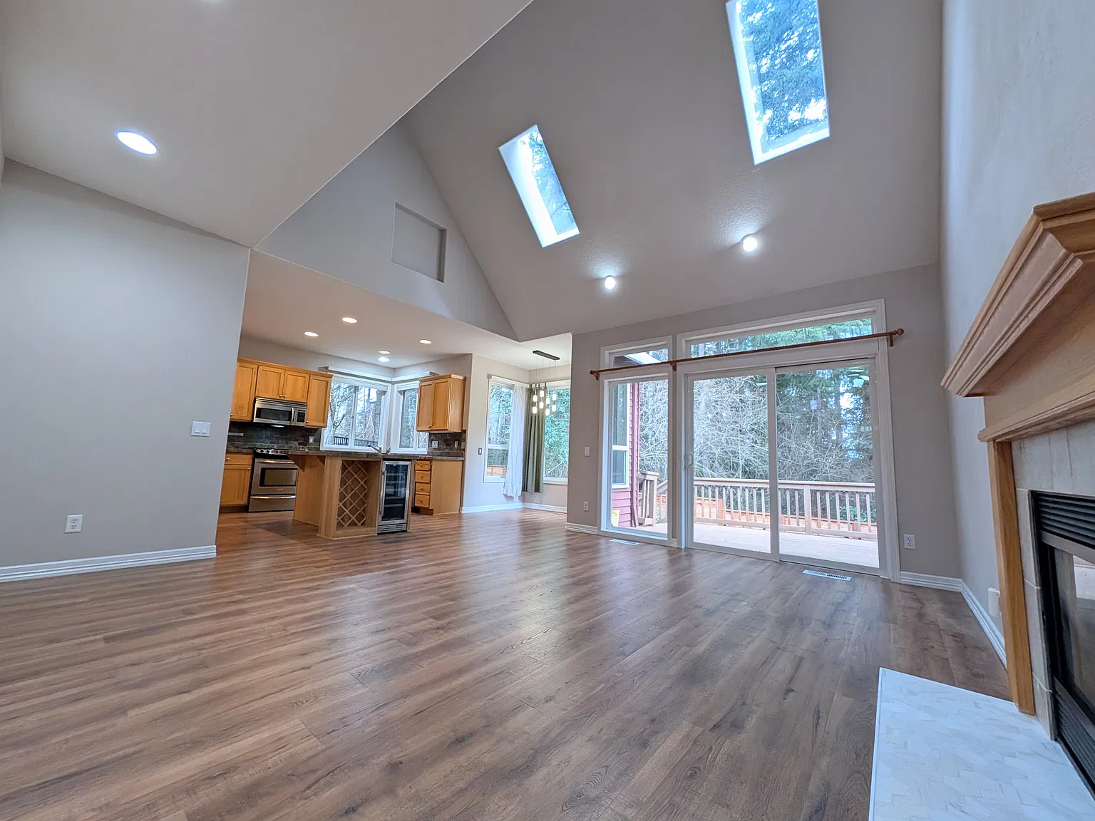 4 bed, 2.5 bath, 2780 sqft, $3,300 — Photo 3