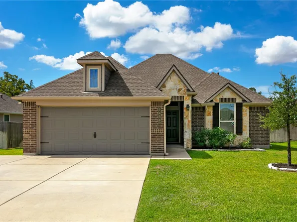 1458 Kingsgate Dr, Bryan, TX 77807