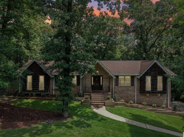 2645 Foothills Dr, Birmingham, AL 35226